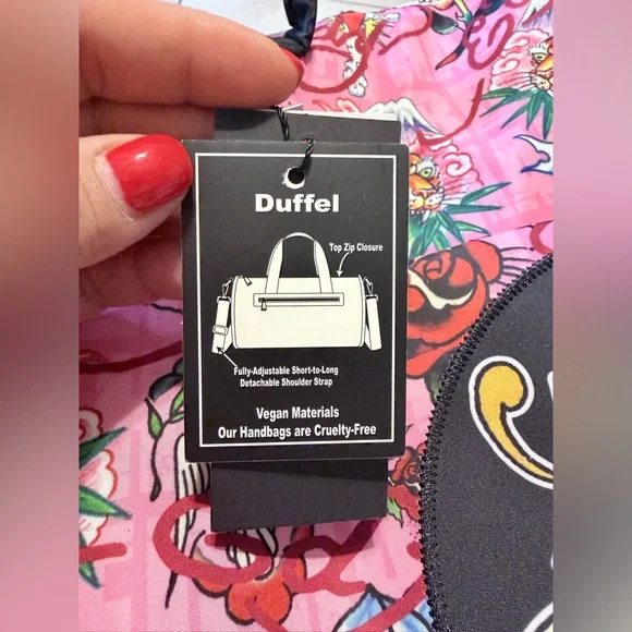 💚🌼NWT Ed Hardy "Love Kills Slowly" pink tattoo flash duffle bag. Weekender bag - Picture 13 of 14